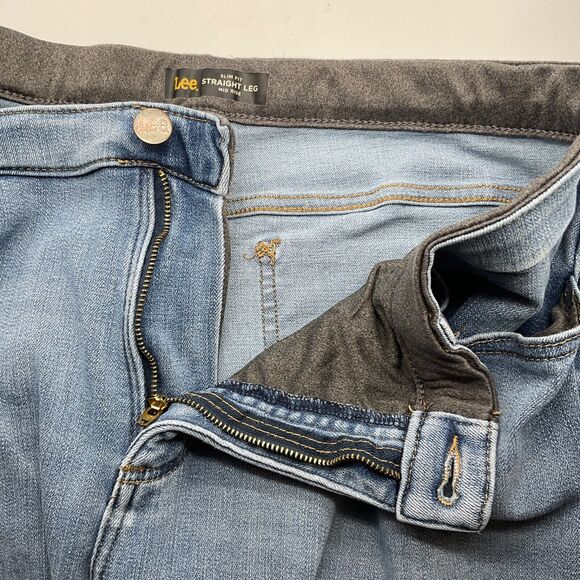 Lee Women's Slim Fit Straight Leg Jeans Mid Rise Size 18M Light Wash - Picture 9 of 10